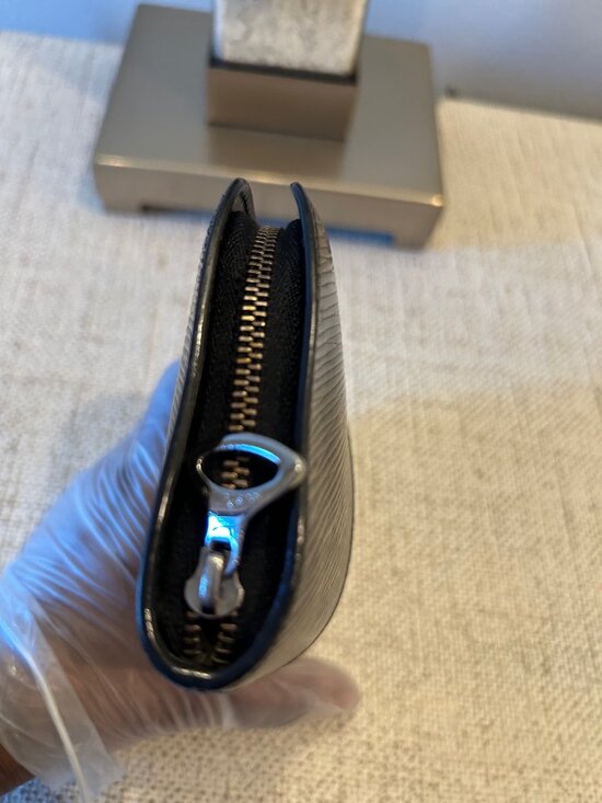 Louis Vuitton Epi Demi Lune Wallet Black - Picture 4 of 14